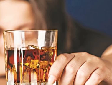 Αλκοόλ: Τελικά βλάπτει ή ωφελεί η κατανάλωσή του;